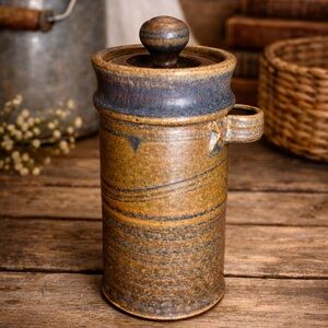 🔥Vintage Clay Gourmet Canister with Lid – 7” Tall, 3.5” Opening✨